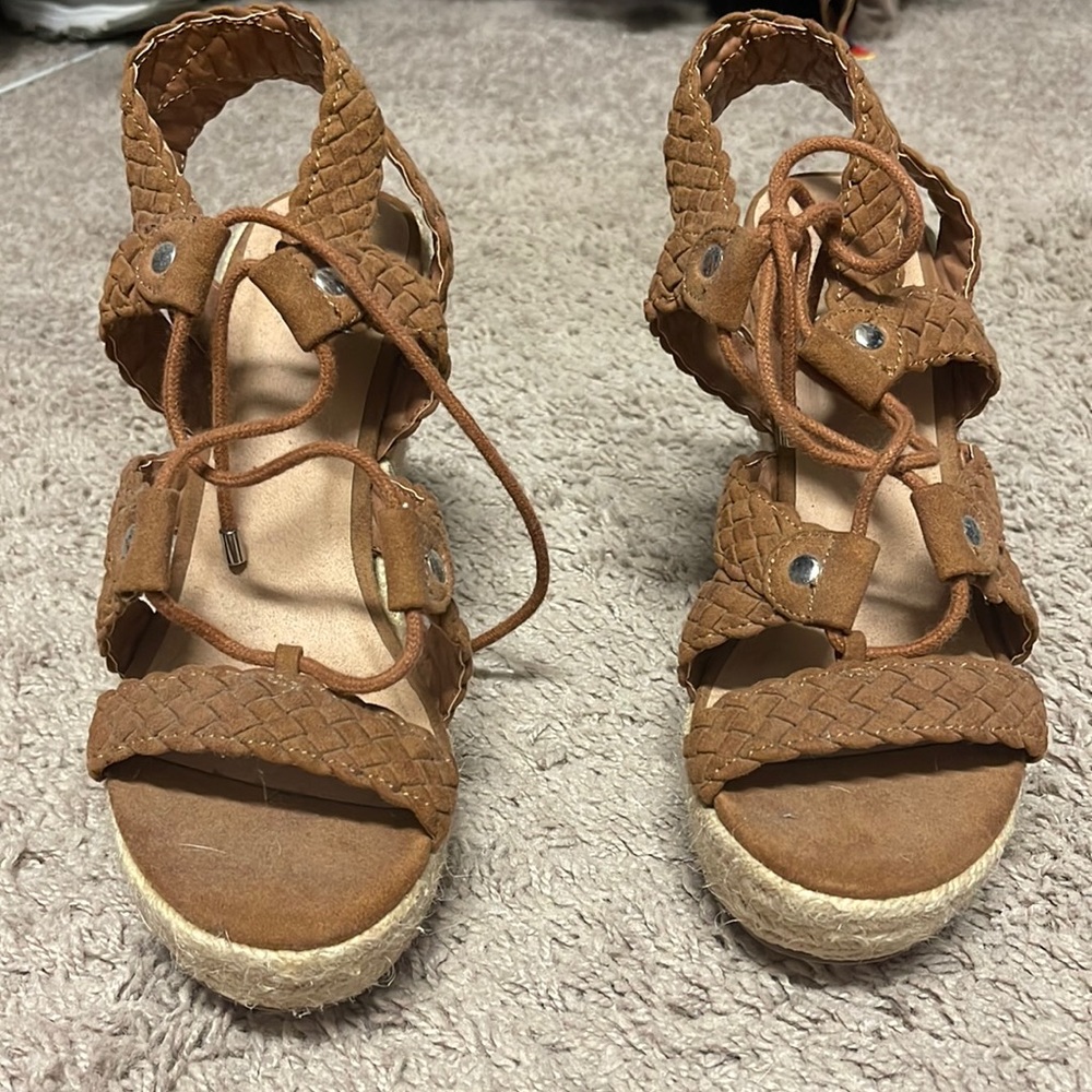 Mossimo Supply Size 7 Wedges, Great Condition